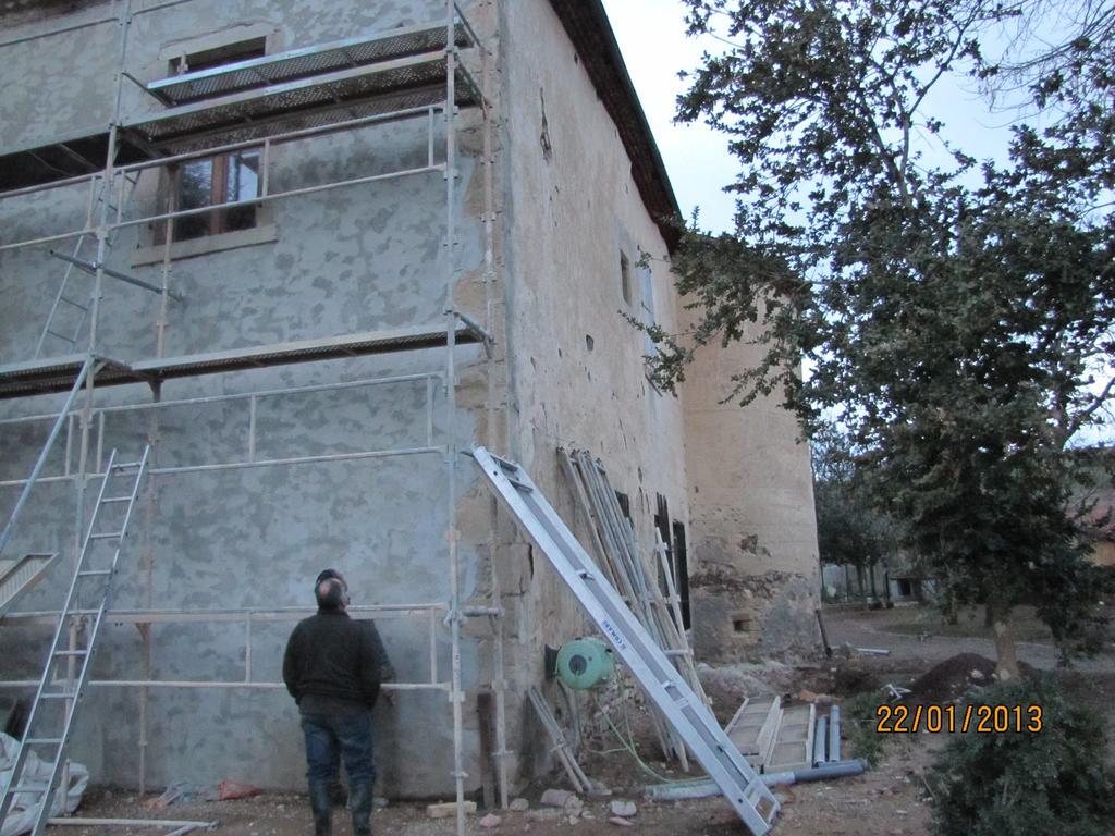Chateau Des Aiguilles Saint-Remy-de-Chargnat Exterior photo