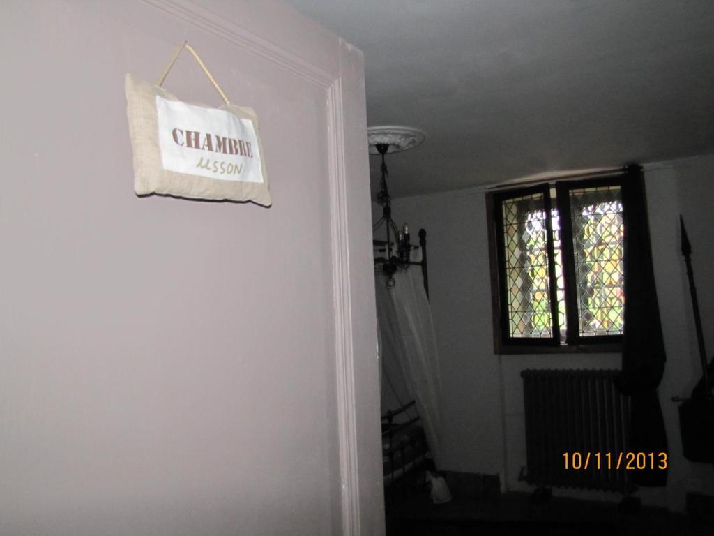 Chateau Des Aiguilles Saint-Remy-de-Chargnat Room photo